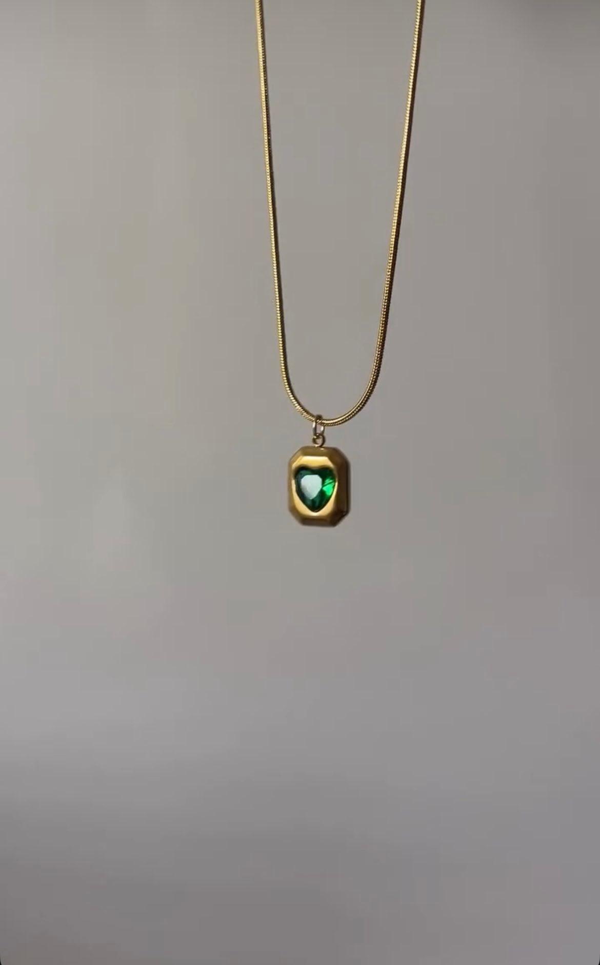Emrald heart neckchain - Image 1
